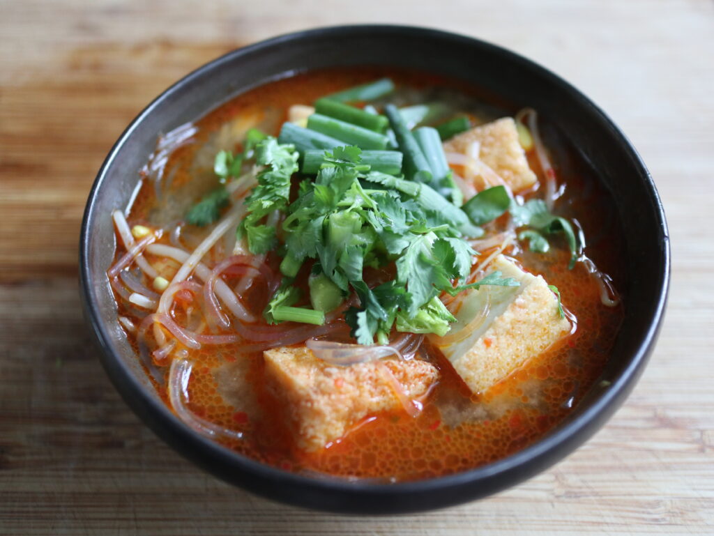 タイ風春雨味噌スープ